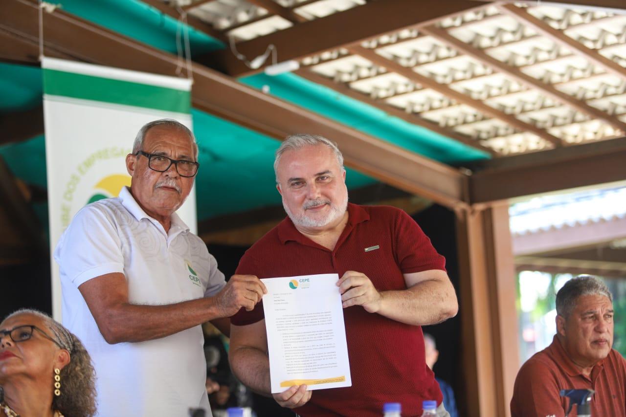 Prates se reuniu com trabalhadores da companhia na sede do Clube dos Empregados da Petrobras (Cepe)