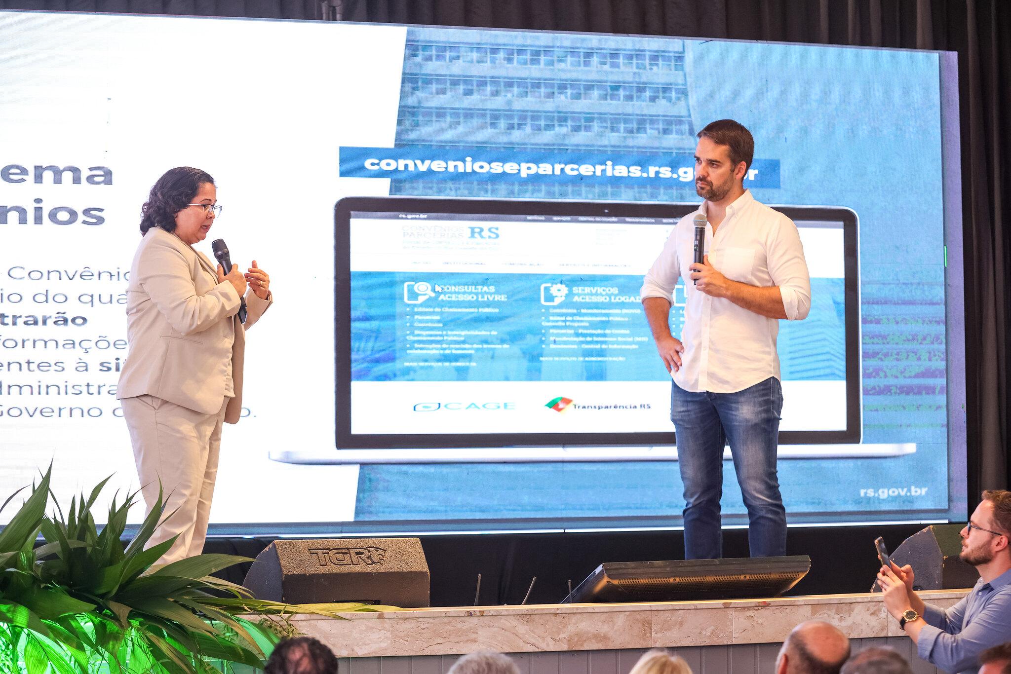 Secret&aacute;ria da Fazenda, Pricilla Santana, participou de evento da Famurs com Eduardo Leite