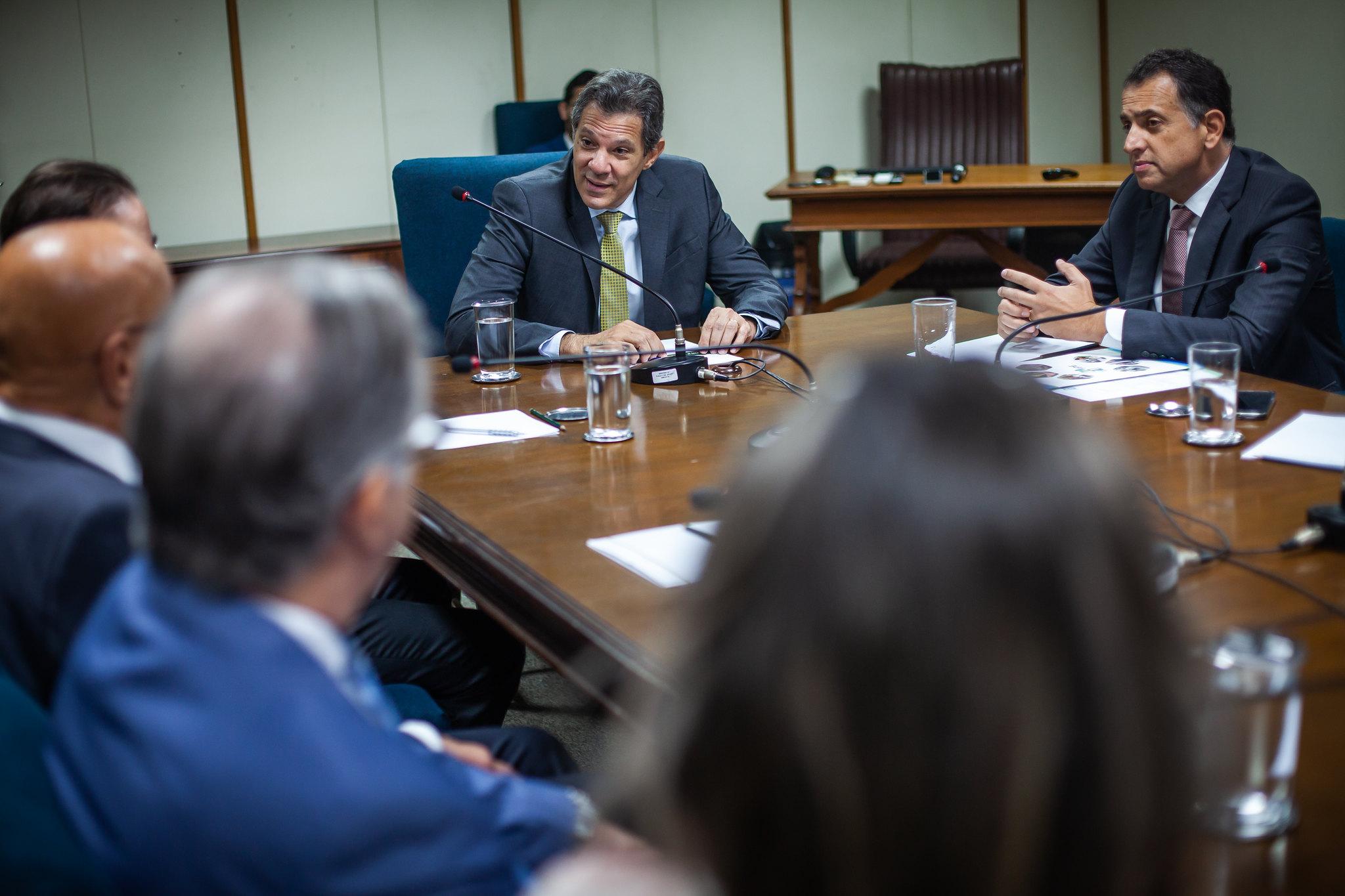 Haddad afirma que est&aacute; ciente da situa&ccedil;&atilde;o envolvendo bancos internacionais 