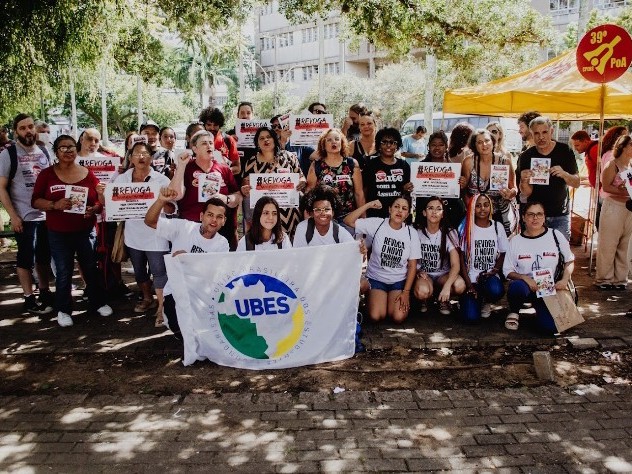 Em Porto Alegre, a manifestação acontecerá em frente ao Colégio Júlio de Castilhos, às 9h Em Porto Alegre, a manifestação acontecerá em frente ao Colégio Júlio de Castilhos, às 9h