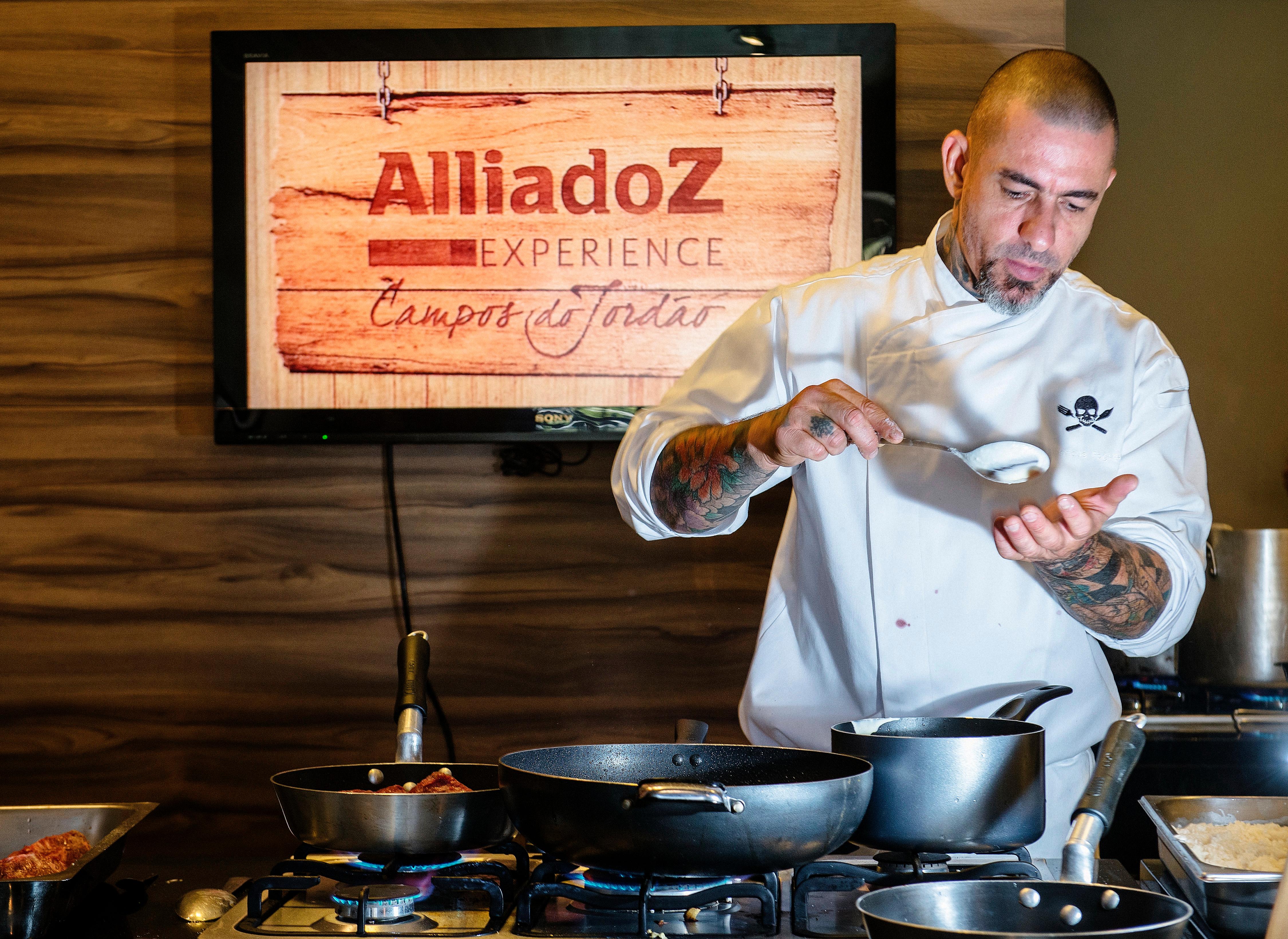 Chef e empres&aacute;rio Henrique Foga&ccedil;a
