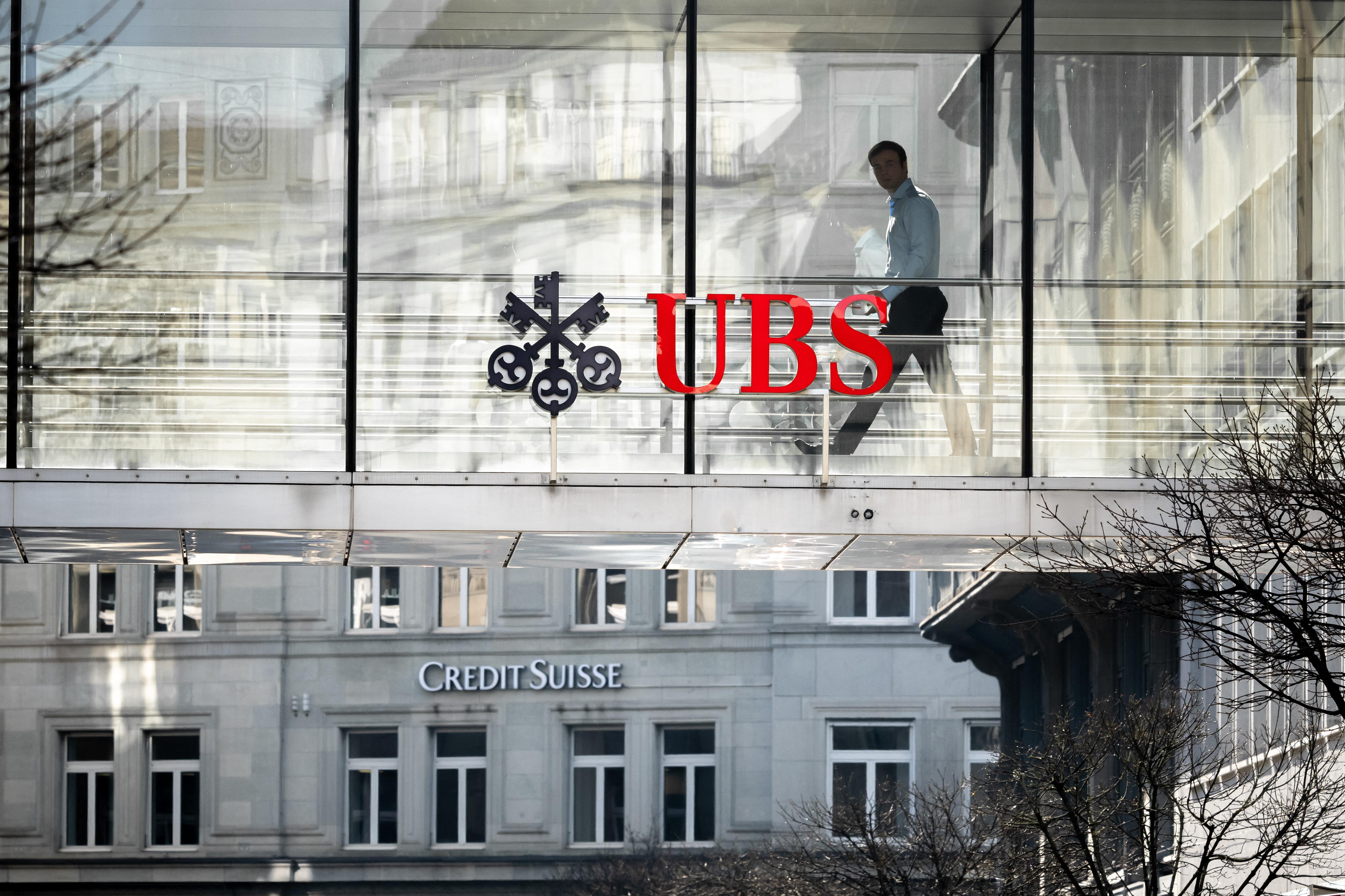 Mercados recebem com ceticismo a compra do Credit Suisse pelo UBS