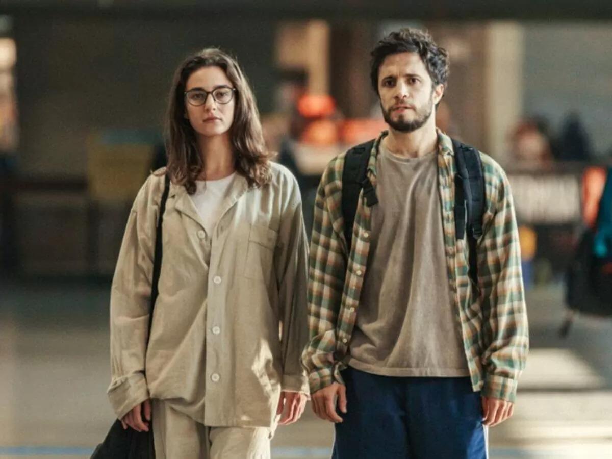 O filme mostra os irm&atilde;os Ana (Priscila Steinman) e Carl (Kau&ecirc; Telloli) em busca de suas verdadeiras identidades depois da morte do pai, um imigrante alem&atilde;o