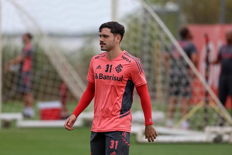 Inter mira futura venda com renova&ccedil;&atilde;o de Maur&iacute;cio 