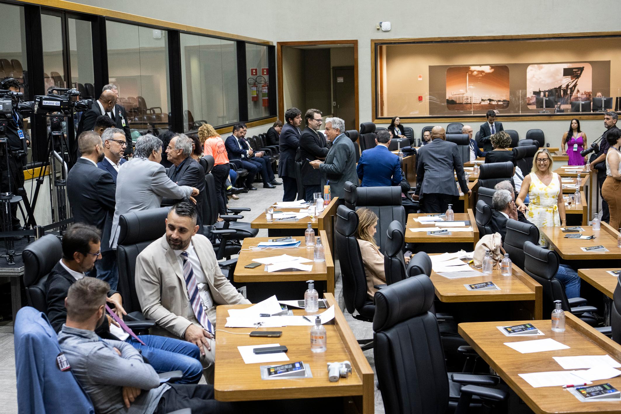 Extin&ccedil;&atilde;o da licen&ccedil;a-pr&ecirc;mio dever&aacute; ser votada at&eacute; o final de abril na C&acirc;mara de Porto Alegre