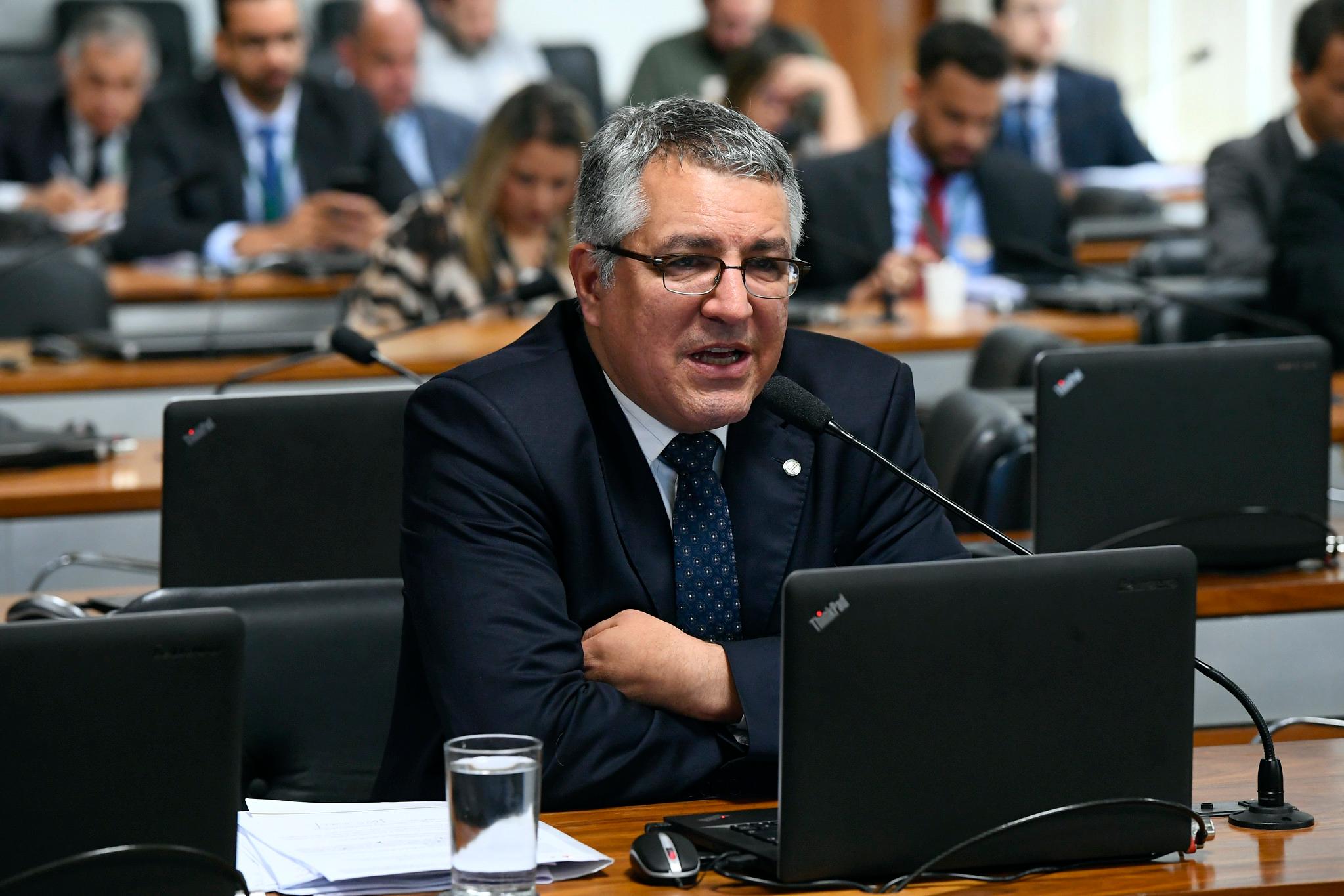 Padilha afirma que arcabou&ccedil;o fiscal deve chegar ao Congresso em abril 