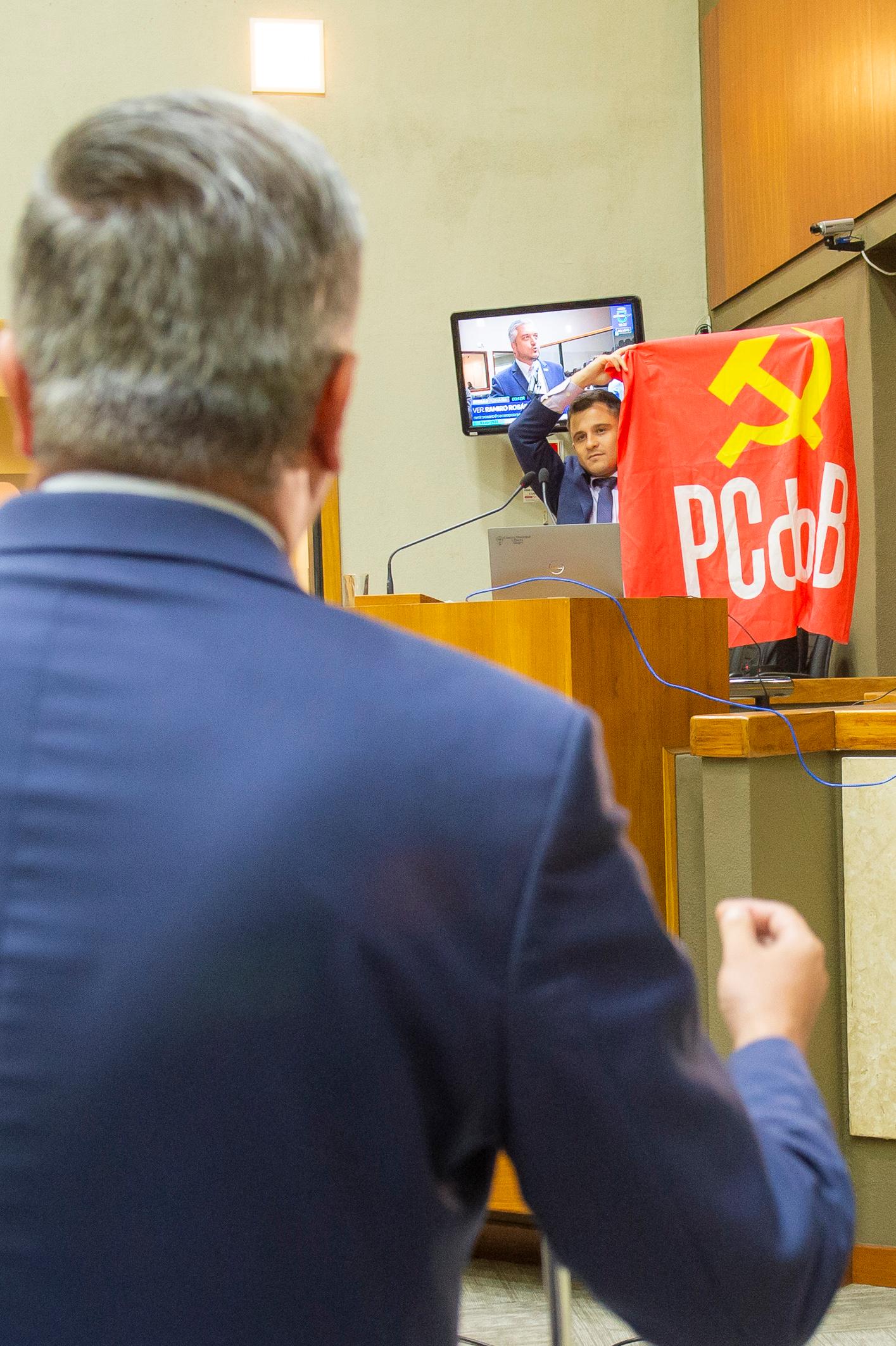 Homenagem aos 101 anos do PCdoB gerou discuss&atilde;o com coment&aacute;rios de vereadores de oposi&ccedil;&atilde;o ao partido