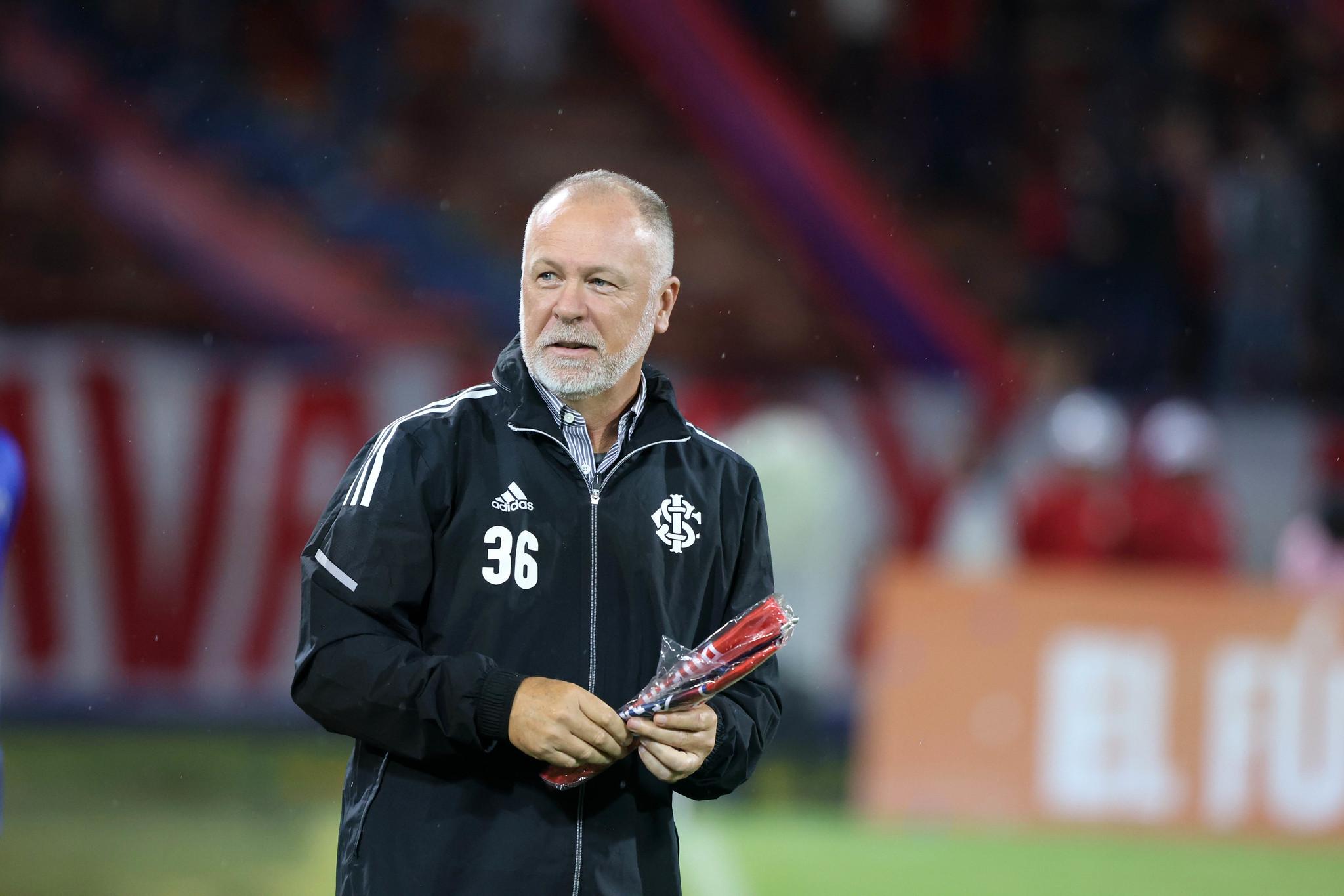 Mano Menezes deixou Medell&iacute;n satisfeito com a atua&ccedil;&atilde;o colorada