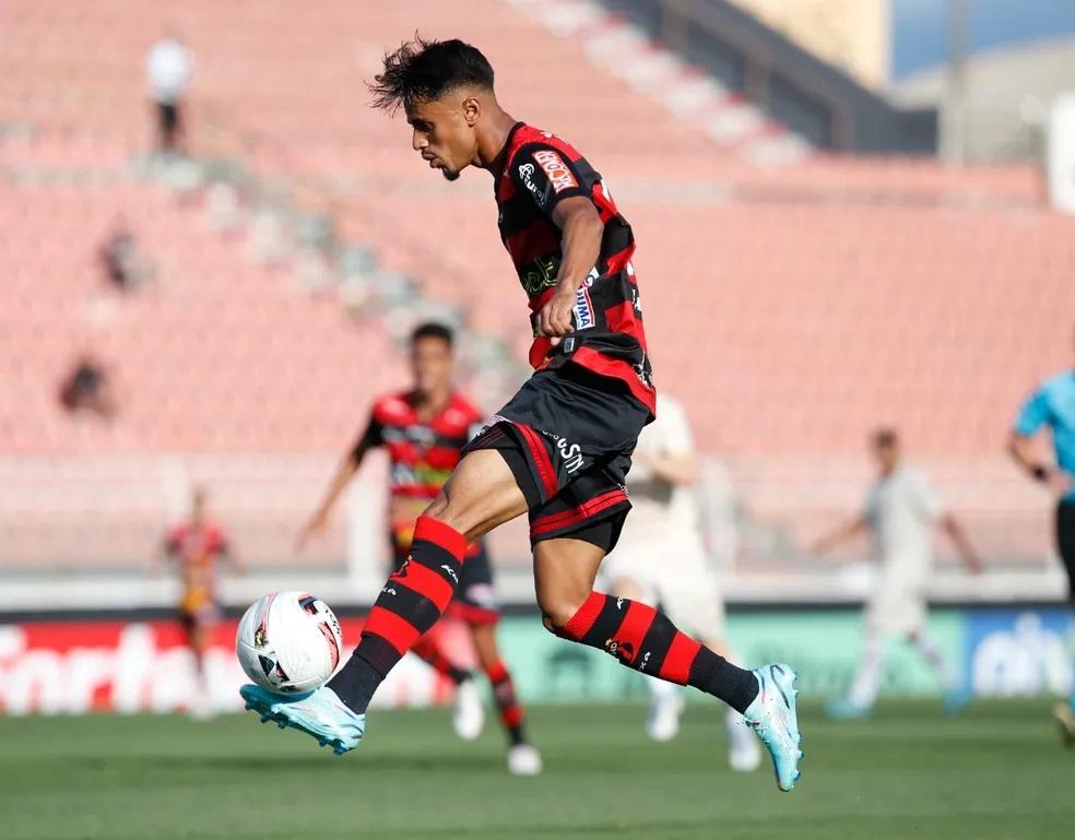 Jogador assinou por quatro anos