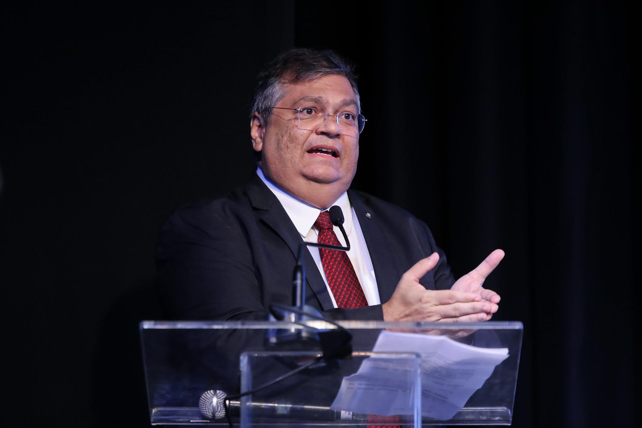 Dino defende dialogar sobre resolu&ccedil;&otilde;es para os frequentes ataques que est&atilde;o ocorrendo em escolas 