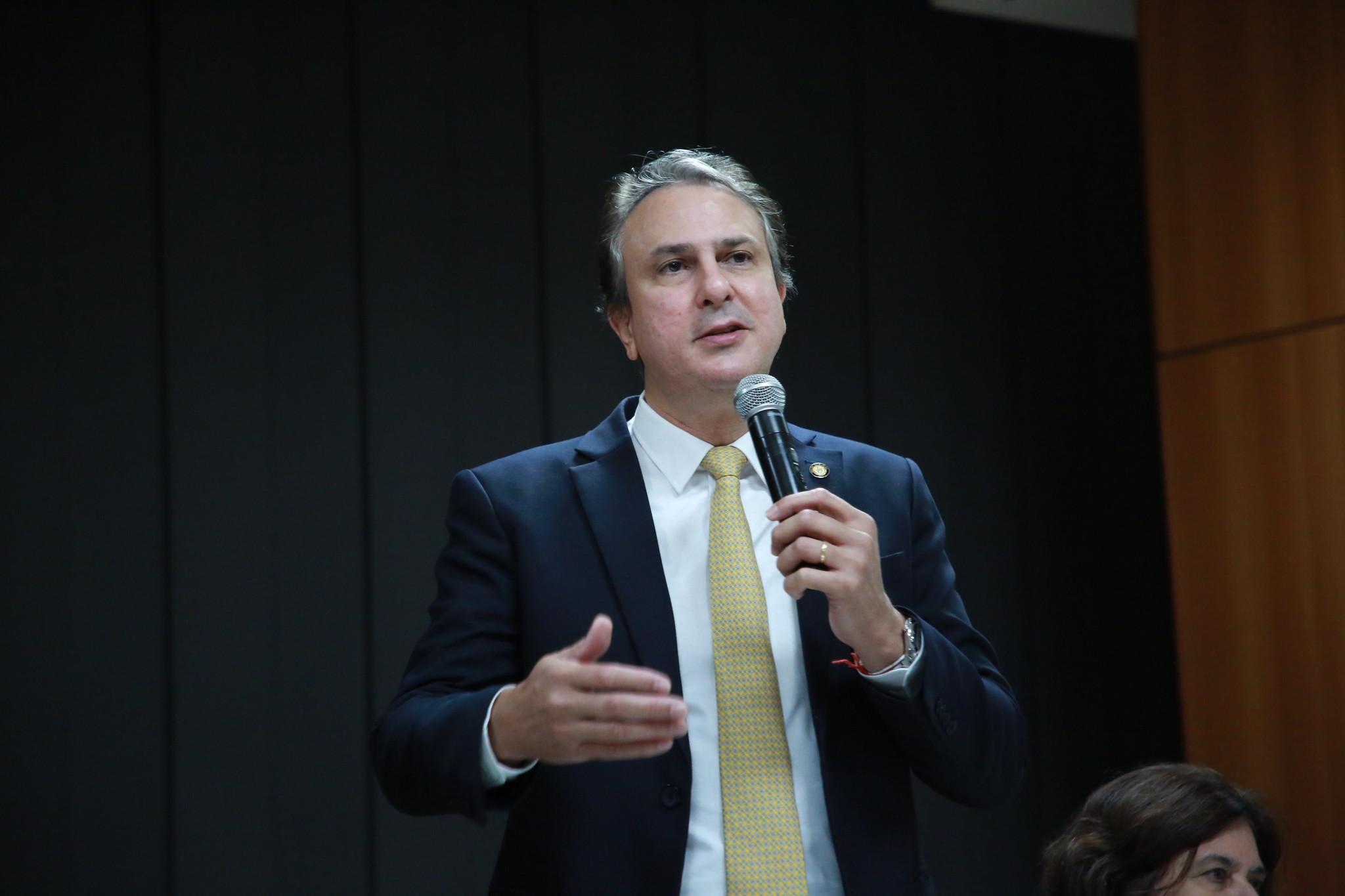 Grupo de trabalho inclui MEC, chefiado por ministro Camilo Santana