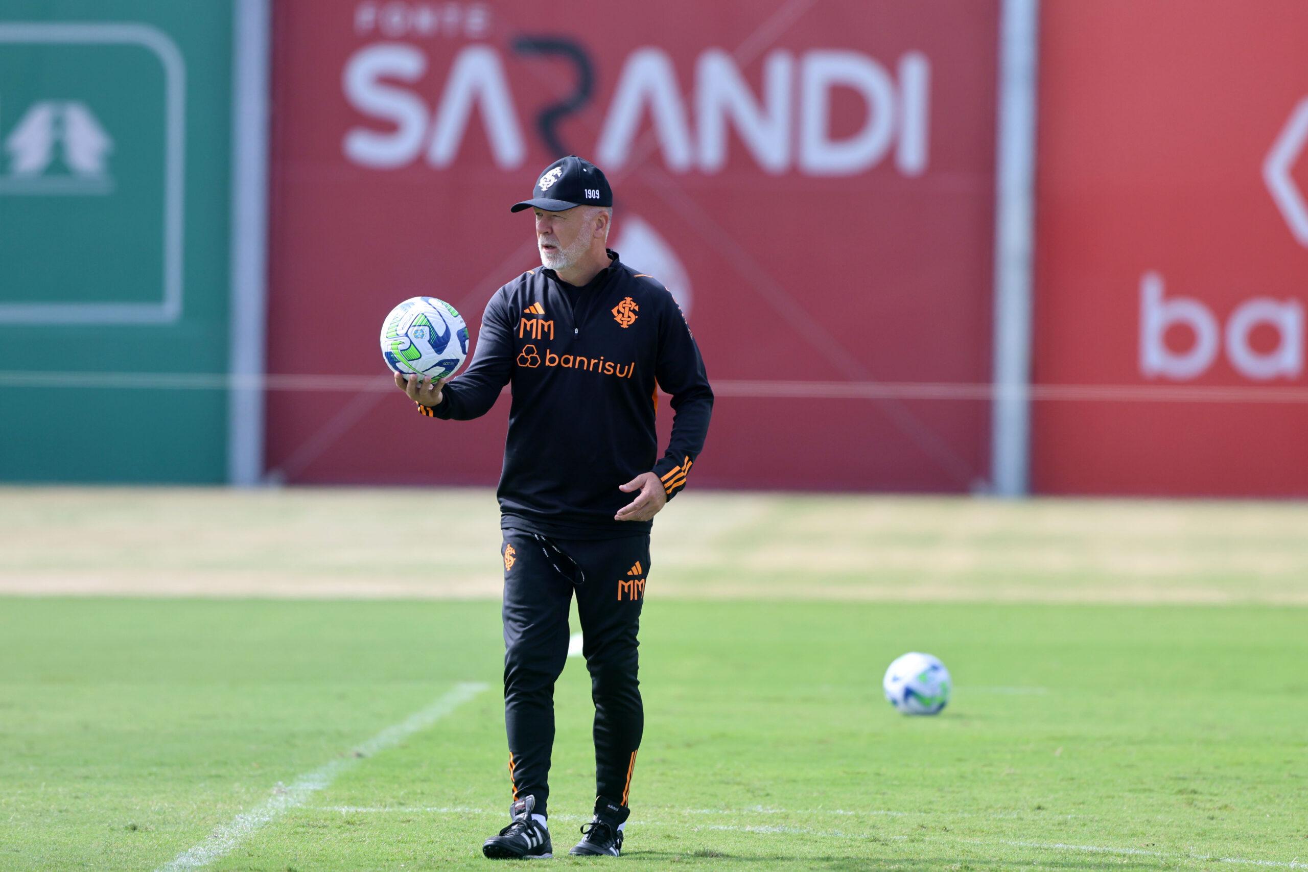 Mano prepara o time para estreia na Libertadores