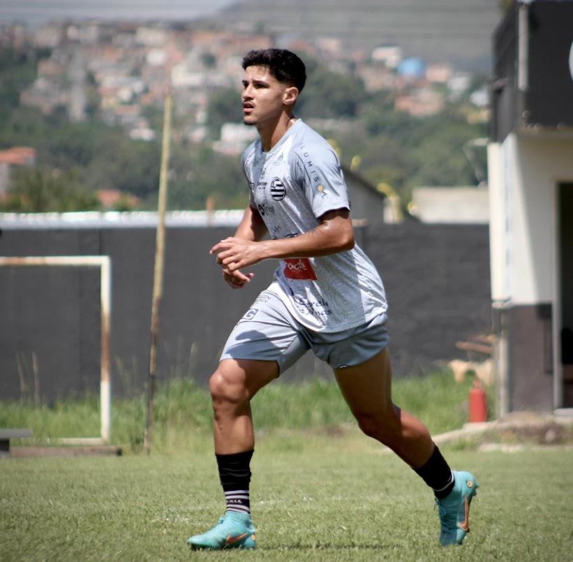 Jogador vem para refor&ccedil;ar o e elenco para jogar a Libertadores, Brasileir&atilde;o e Copa do Brasil 