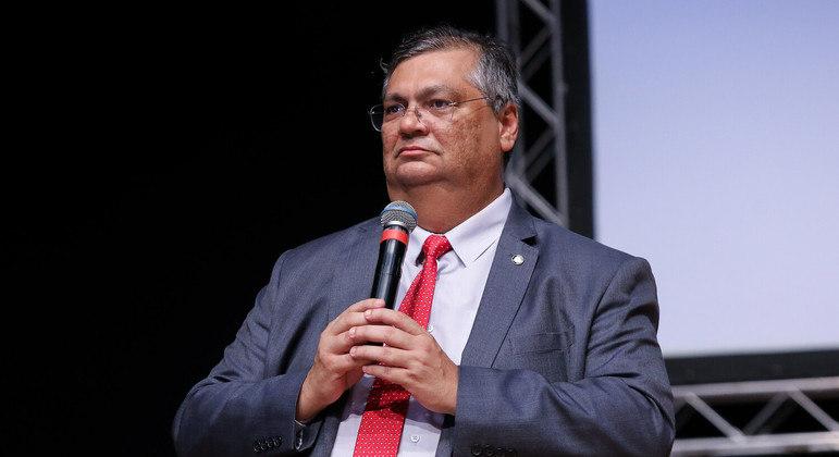 "Nunca recebi, em audi&ecirc;ncia no Minist&eacute;rio da Justi&ccedil;a, l&iacute;der de fac&ccedil;&atilde;o criminosa", escreveu Dino