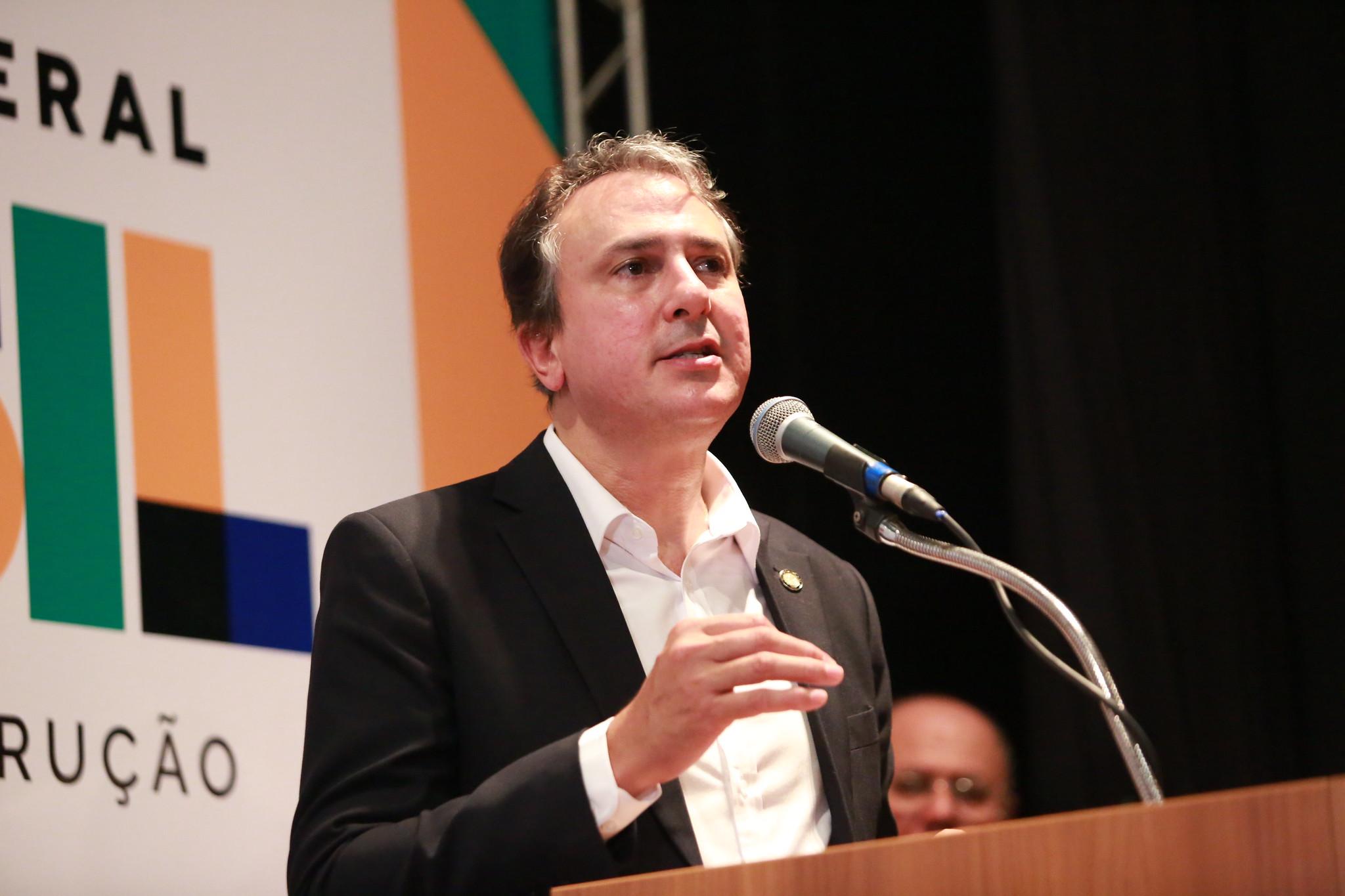 Ministro Camilo Santana afirma que governo tem preocupa&ccedil;&otilde;es com realiza&ccedil;&atilde;o do Enem 