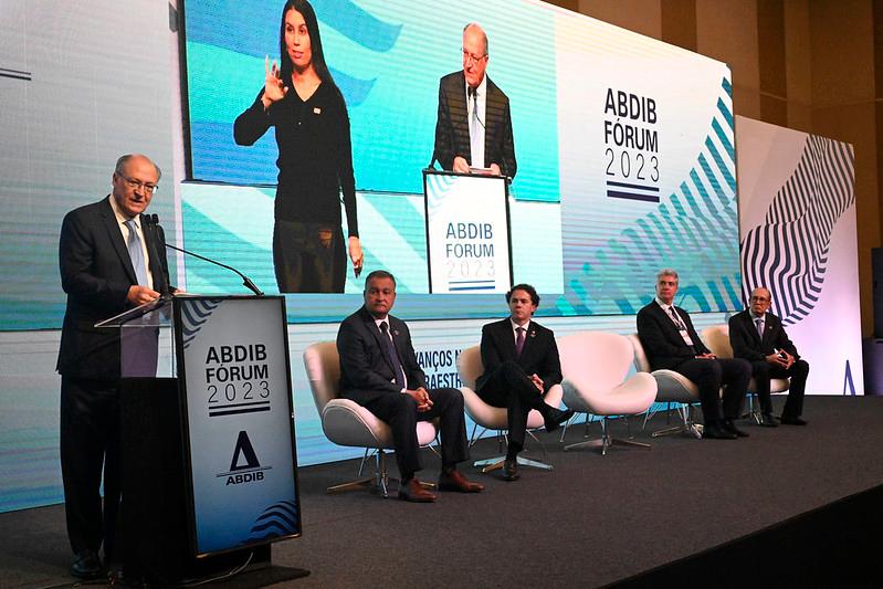 Alckmin esteve no F&oacute;rum da Abdib em Bras&iacute;lia