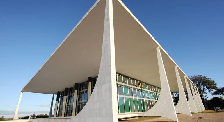 PEC que limita poderes dos ministros do STF pode ser votada na ter&ccedil;a-feira