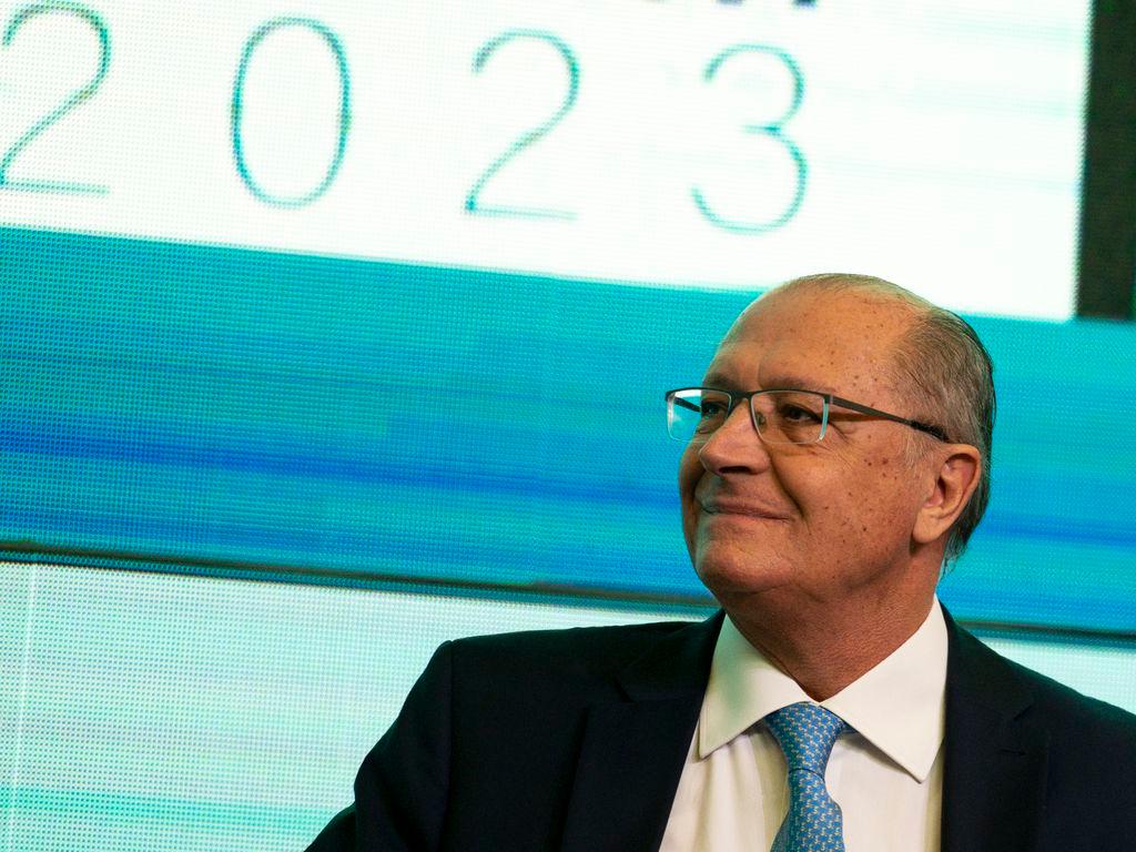 Alckmin demonstra grande alinhamento com Lula 