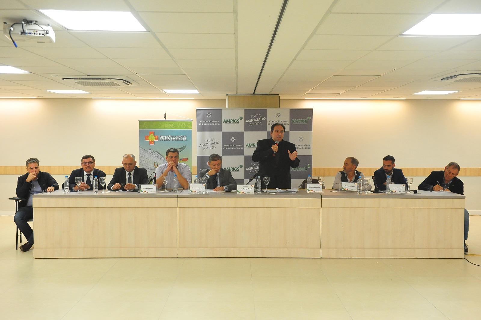 Quest&otilde;es como a defasagem dos honor&aacute;rios, qualidade no atendimento, participa&ccedil;&atilde;o de entidades no conselho do IPE foram assuntos levantados