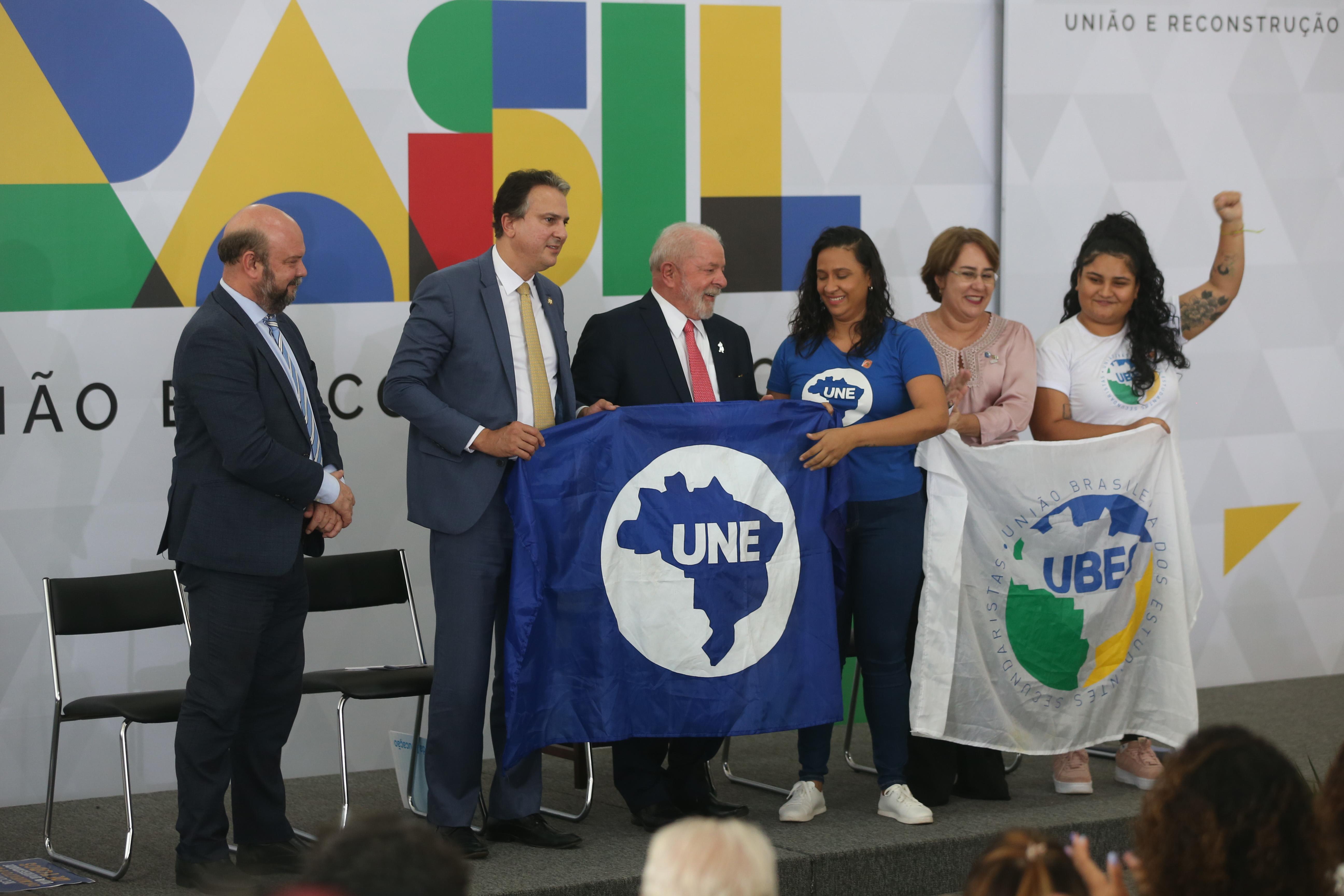 Lula destina R$ 2,4 bilh&otilde;es para universidades e institutos federais