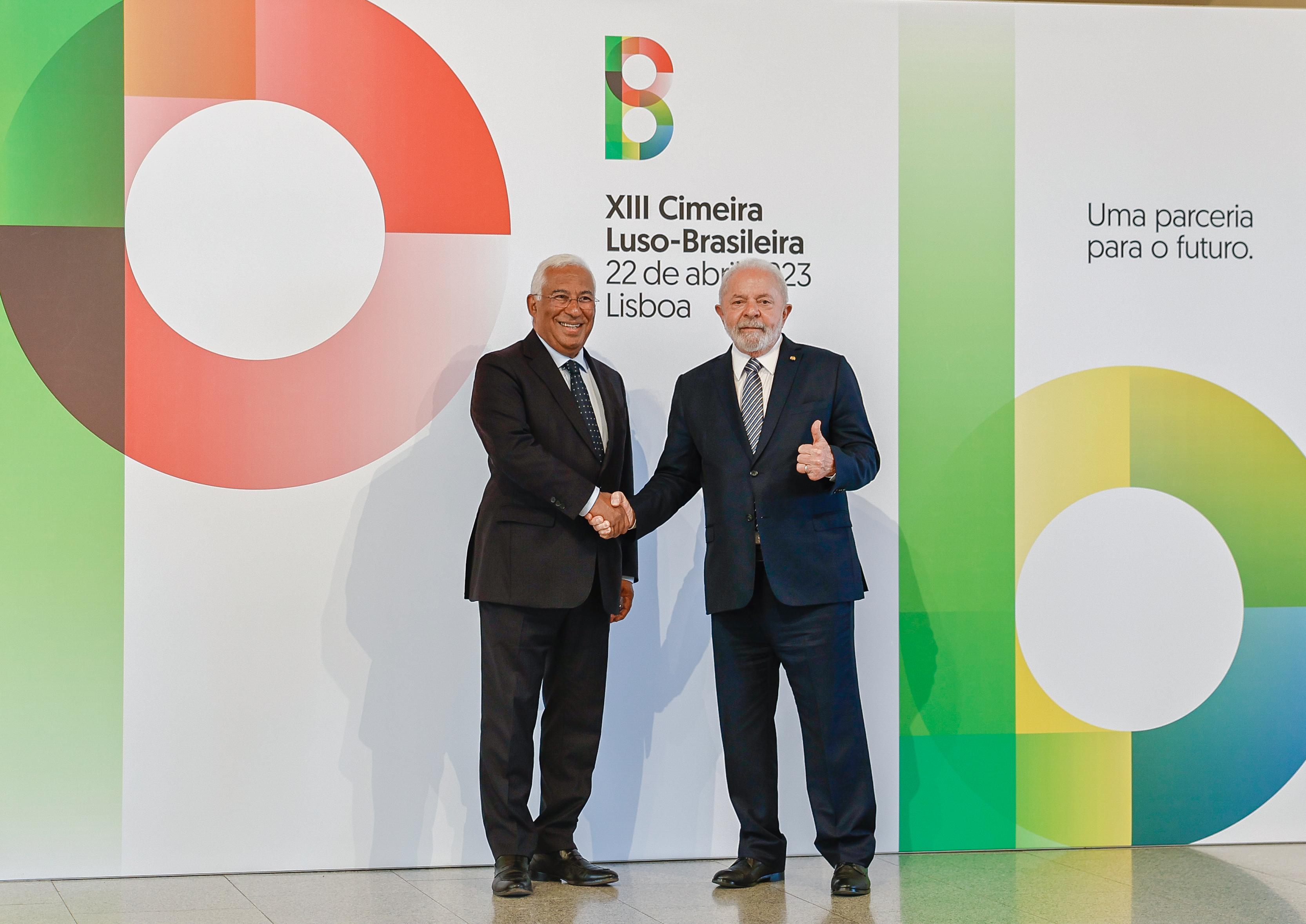 Lula durante encontro com o primeiro-ministro da Rep&uacute;blica Portuguesa, Ant&oacute;nio Costa