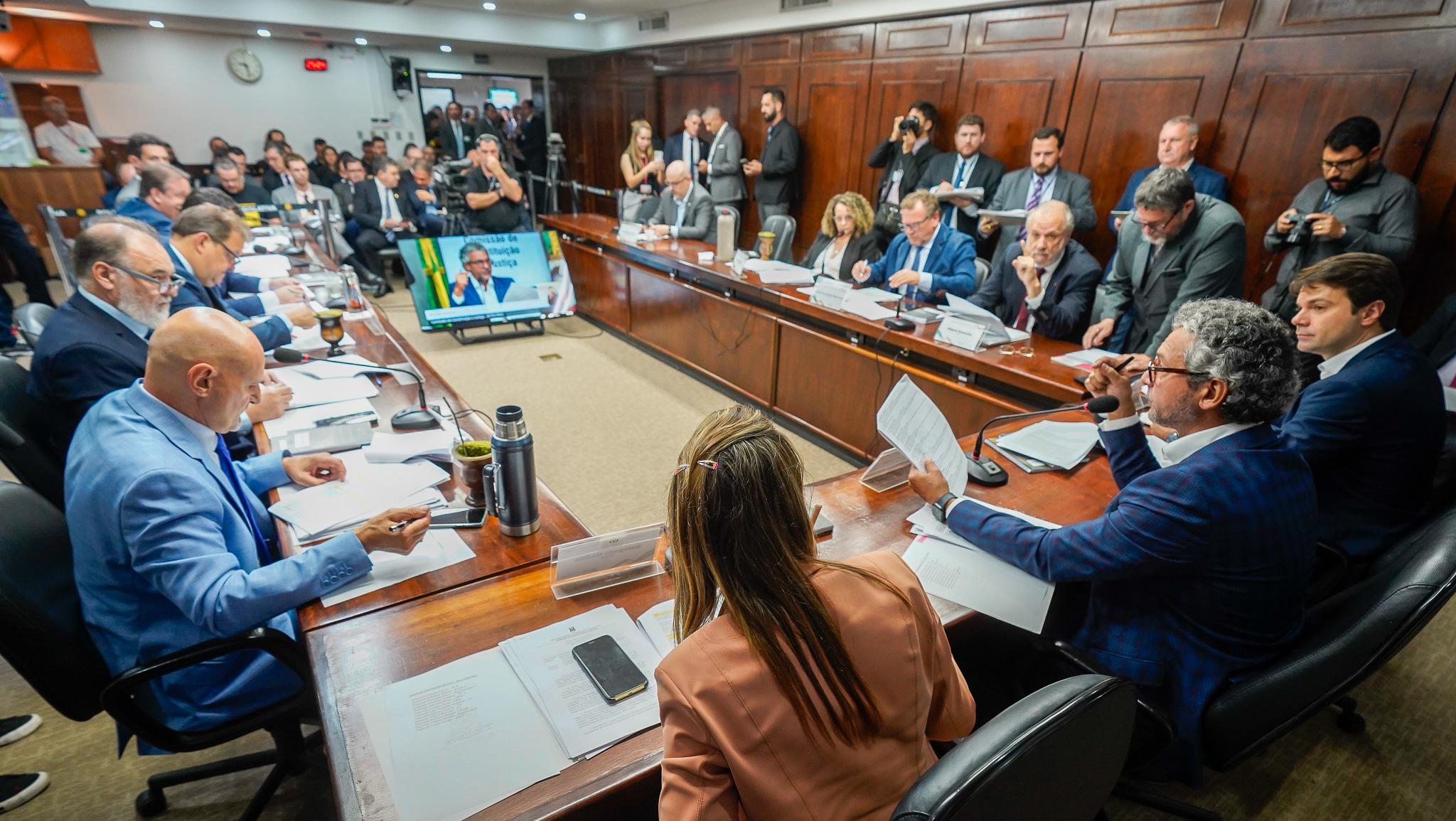 CCJ aprova aumentos nas c&uacute;pulas do Tribunal de Justi&ccedil;a, Justi&ccedil;a Militar e Minist&eacute;rio P&uacute;blico no RS