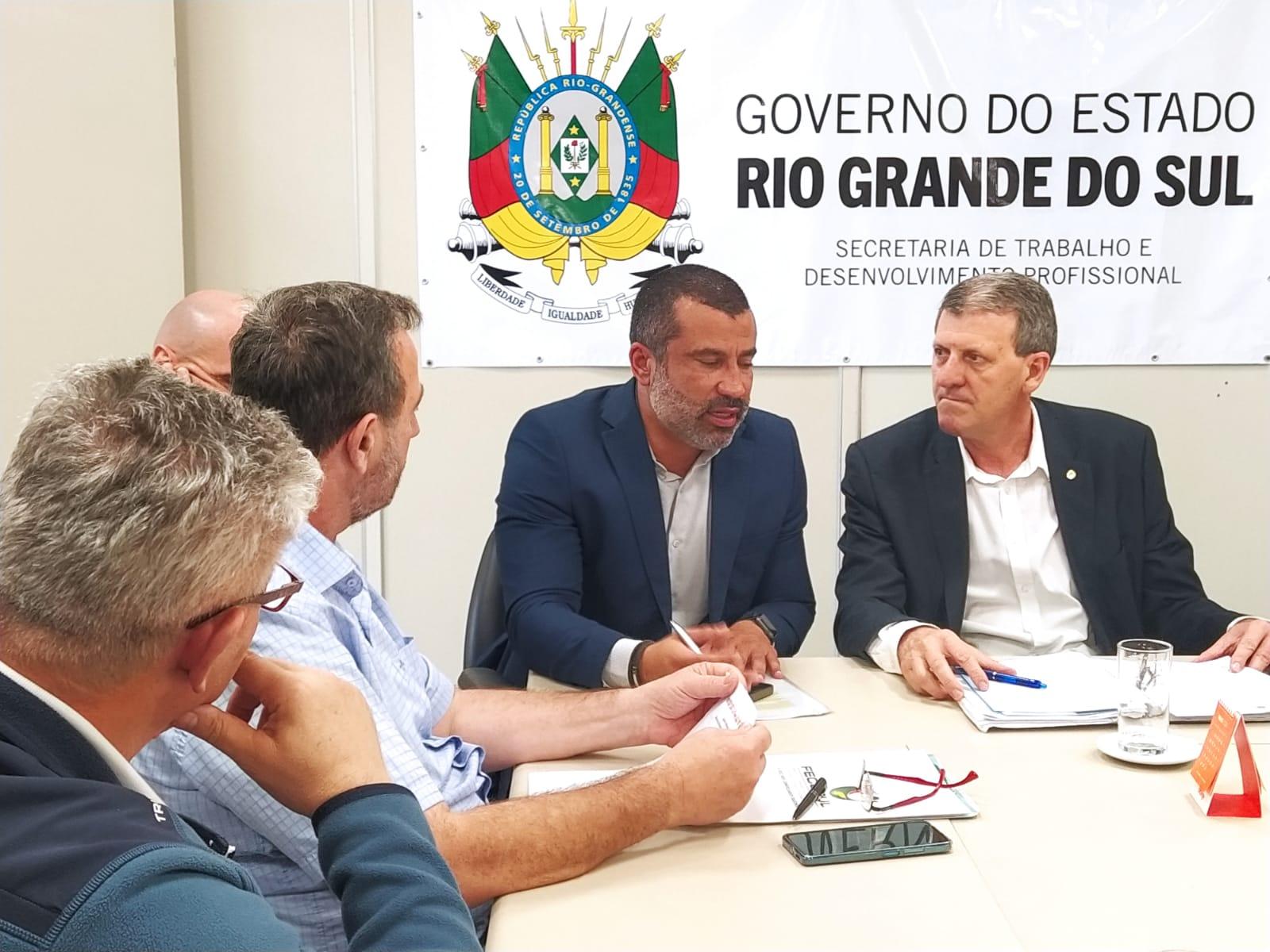 Representantes da CTB RS se reuniram  com o secret&aacute;rio Estadual do Trabalho e Desenvolvimento Profissional (STDP), Gilmar Sossella, para tratar do piso regional