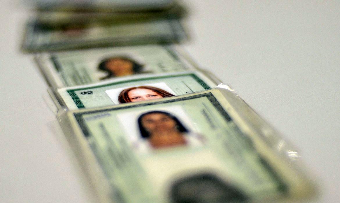 Estados Unidos tem pena para quem entra com documentos falsos