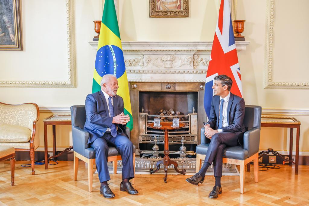 Presidente quer estreitar rela&ccedil;&otilde;es com Reino Unido