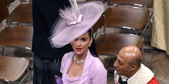 Cantora Katy Perry estava entre as celebridades convidadas para a cerimônia Cantora Katy Perry estava entre as celebridades convidadas para a cerimônia