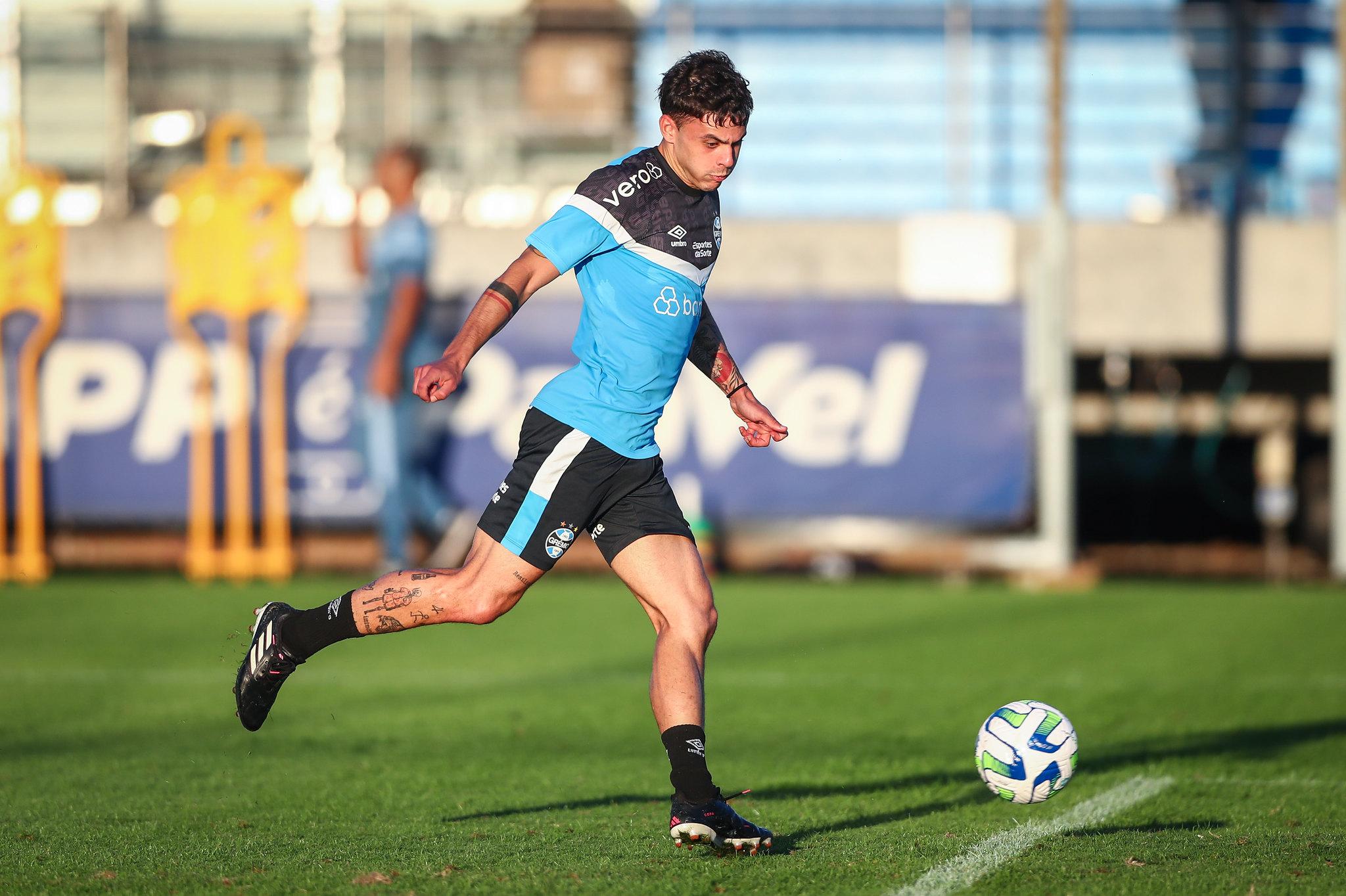 Carballo pode ser novidade contra o Palmeiras