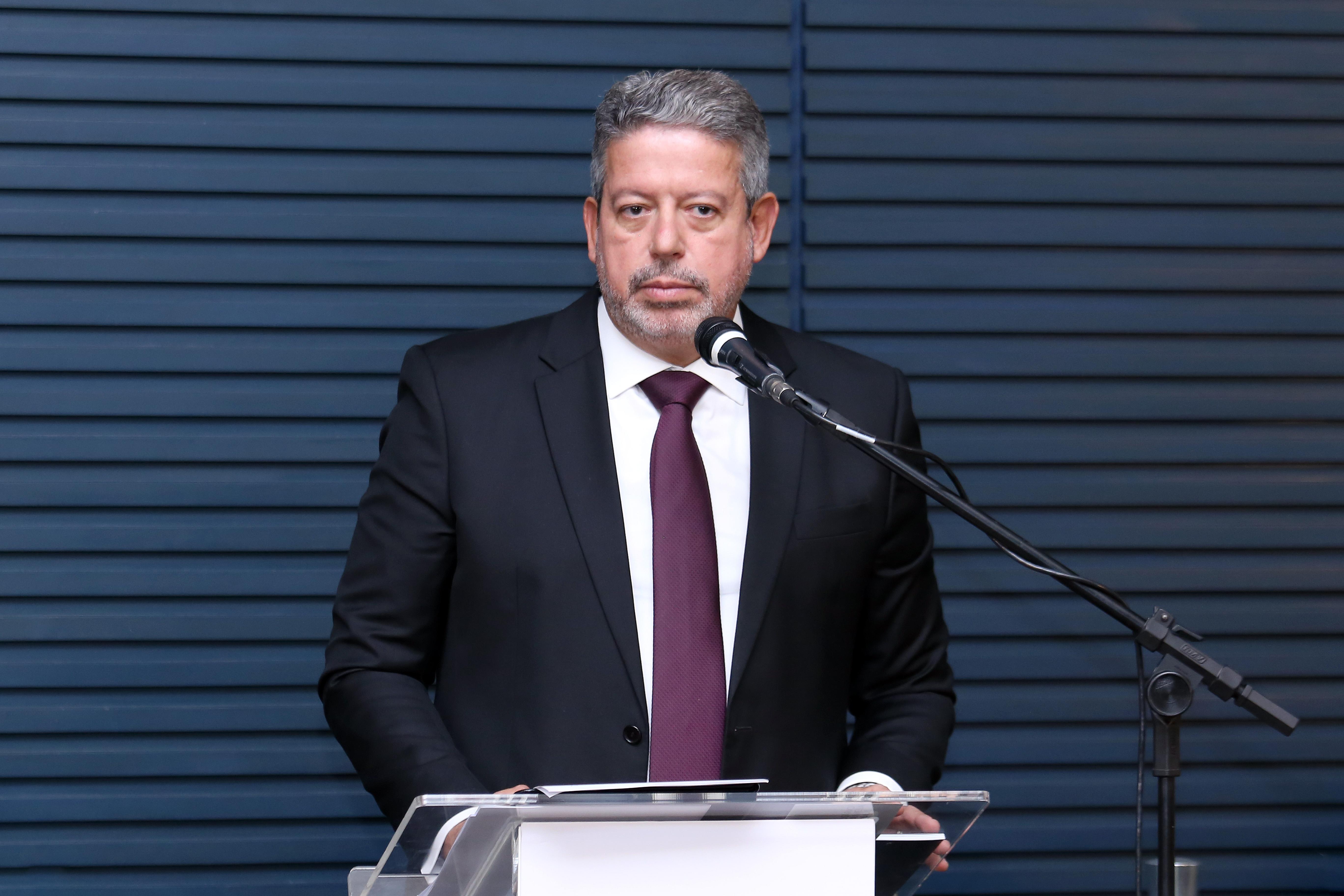 Lira diz que "brigar&aacute;" por pautas liberais 