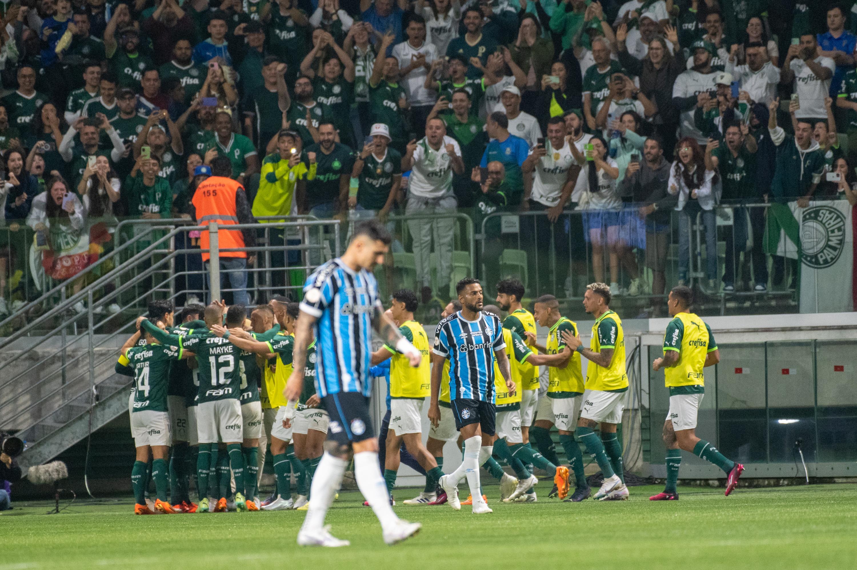 Gr&ecirc;mio joga mal e &eacute; goleado pelo Palmeiras no Allianz Parque