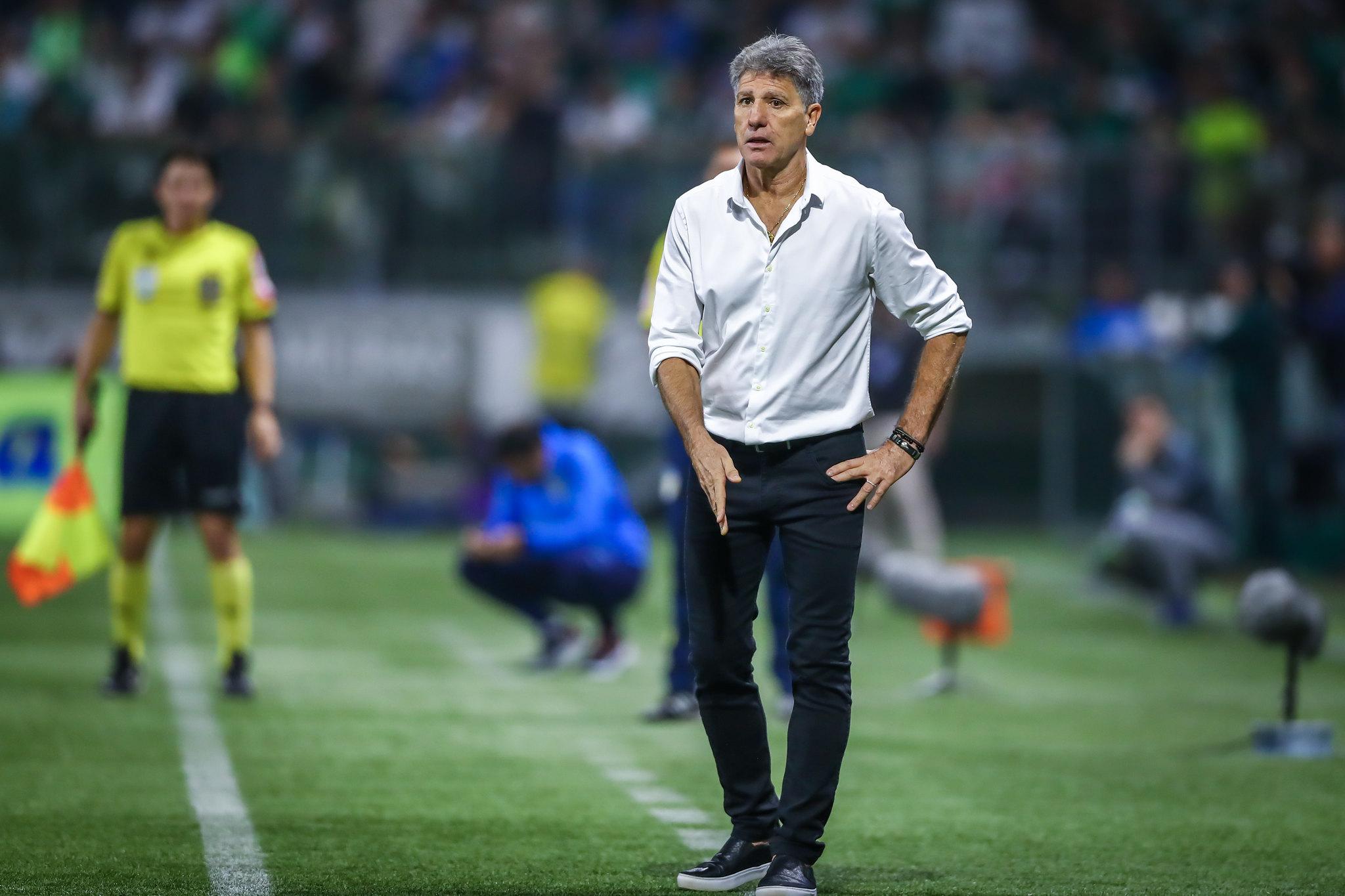 Gr&ecirc;mio foi goleado com facilidade pelo Palmeiras