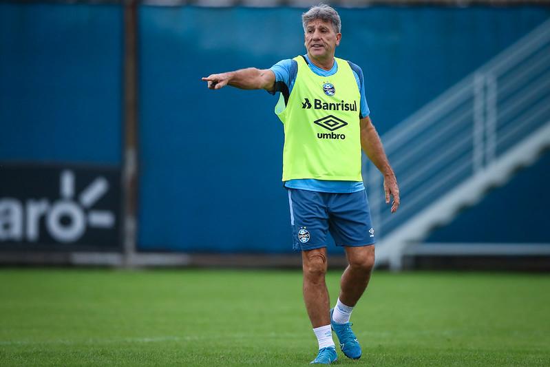 Gr&ecirc;mio prega serenidade para conter turbul&ecirc;ncias na temporada 