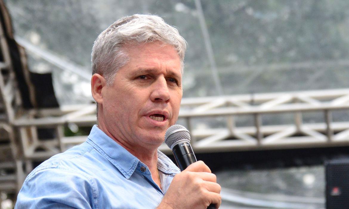 Ministro falou em a&ccedil;&otilde;es com vistas a promover a redistribui&ccedil;&atilde;o de terras produtivas