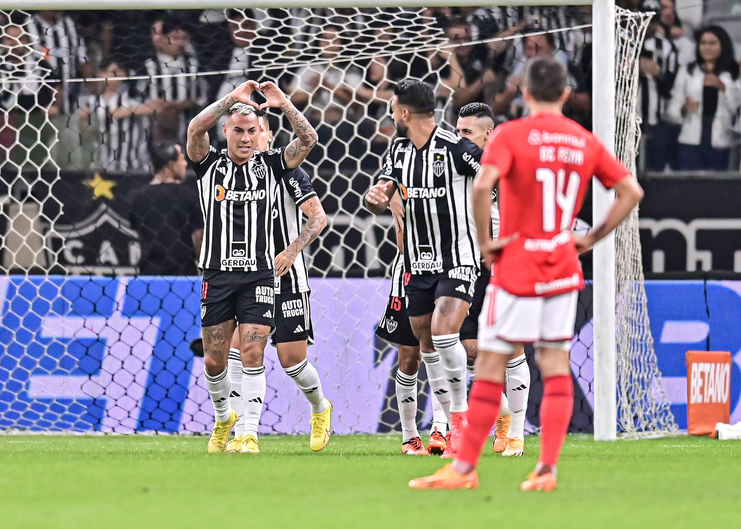 Atl&eacute;tico venceu com um gol nos primeiros minutos e outro no final do jogo