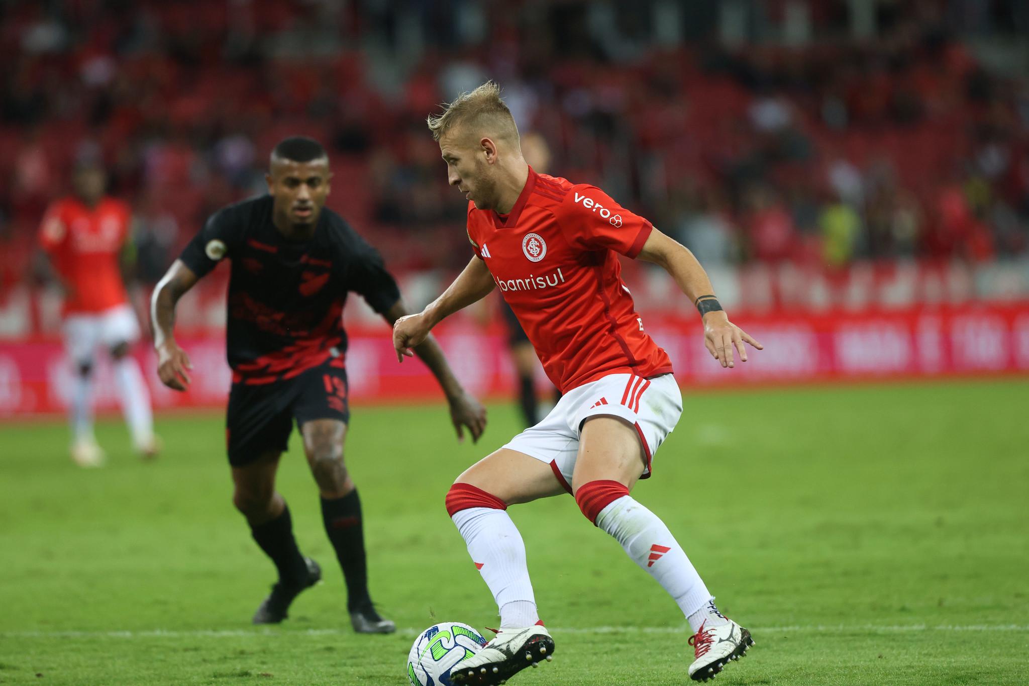 Colorado soma tr&ecirc;s jogos sem marcar gols