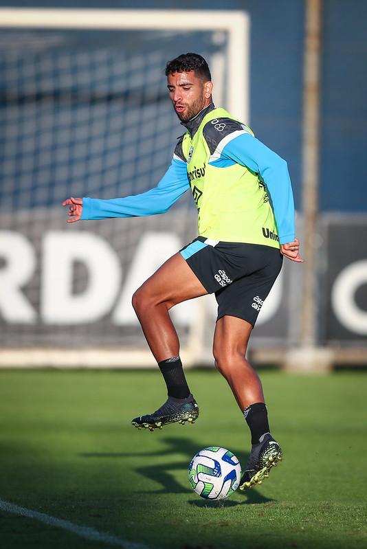 Constru&ccedil;&atilde;o no meio-campo do Gr&ecirc;mio passa por Pep&ecirc;