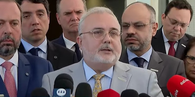 Prates anunciou diminuições nos valores dos combustíveis no Brasil Prates anunciou diminuições nos valores dos combustíveis no Brasil