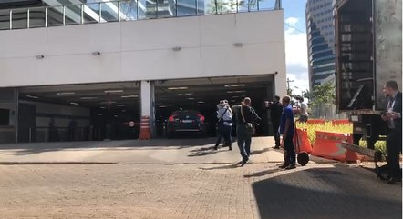 Jair Bolsonaro chega &agrave; PF para depor sobre suposta vacina&ccedil;&atilde;o falsa