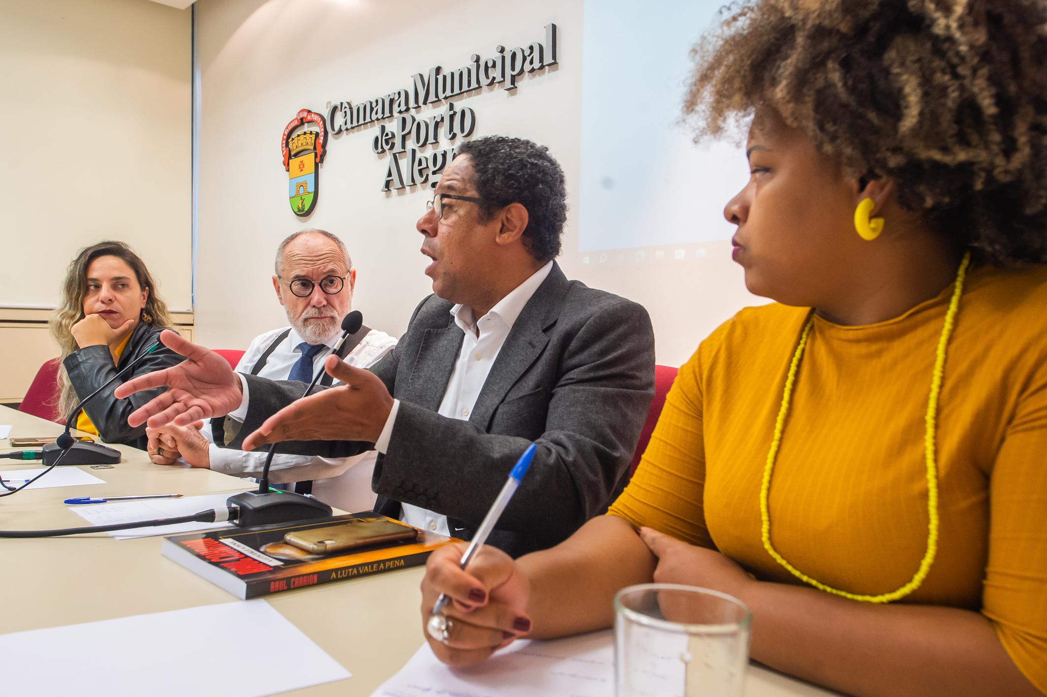 Deputado Orlando Silva marcou presen&ccedil;a na instala&ccedil;&atilde;o de frente parlamentar na C&acirc;mara de Porto Alegre