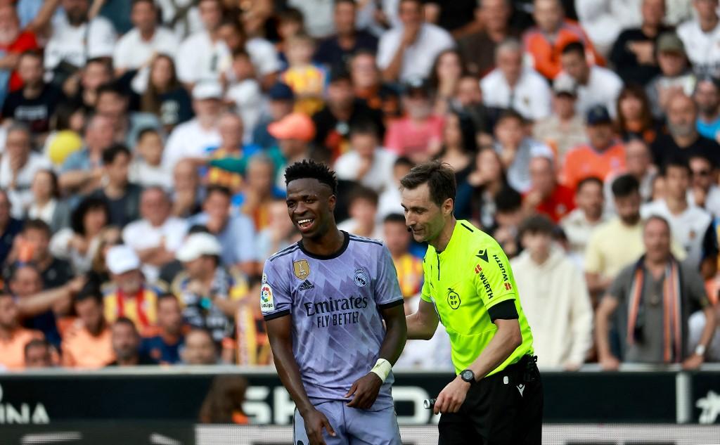 Clube espanhol tamb&eacute;m foi multado em 45 mil euros