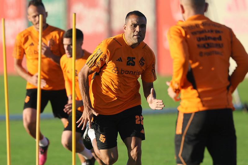 Mercado e Mauricio viram desfalques no Inter ap&oacute;s les&otilde;es 