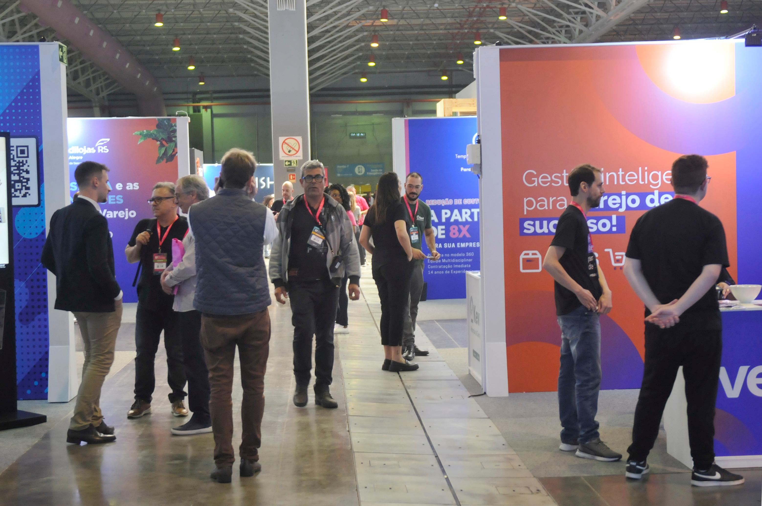 P&uacute;blico come&ccedil;a movimenta&ccedil;&atilde;o no Centro de Eventos da Fiergs, no primeiro dia de FBV.