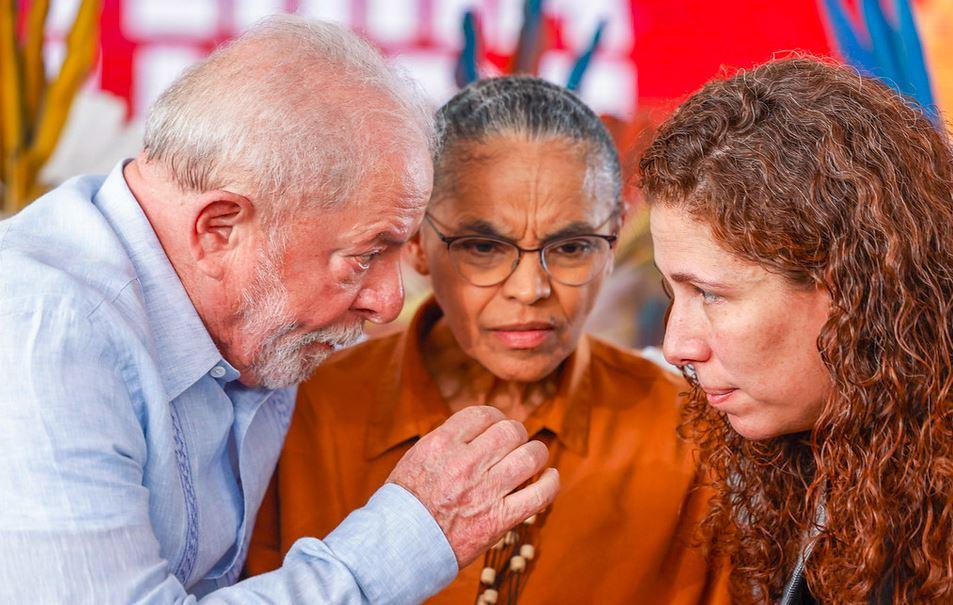 Lula e Marina em evento do Planalto