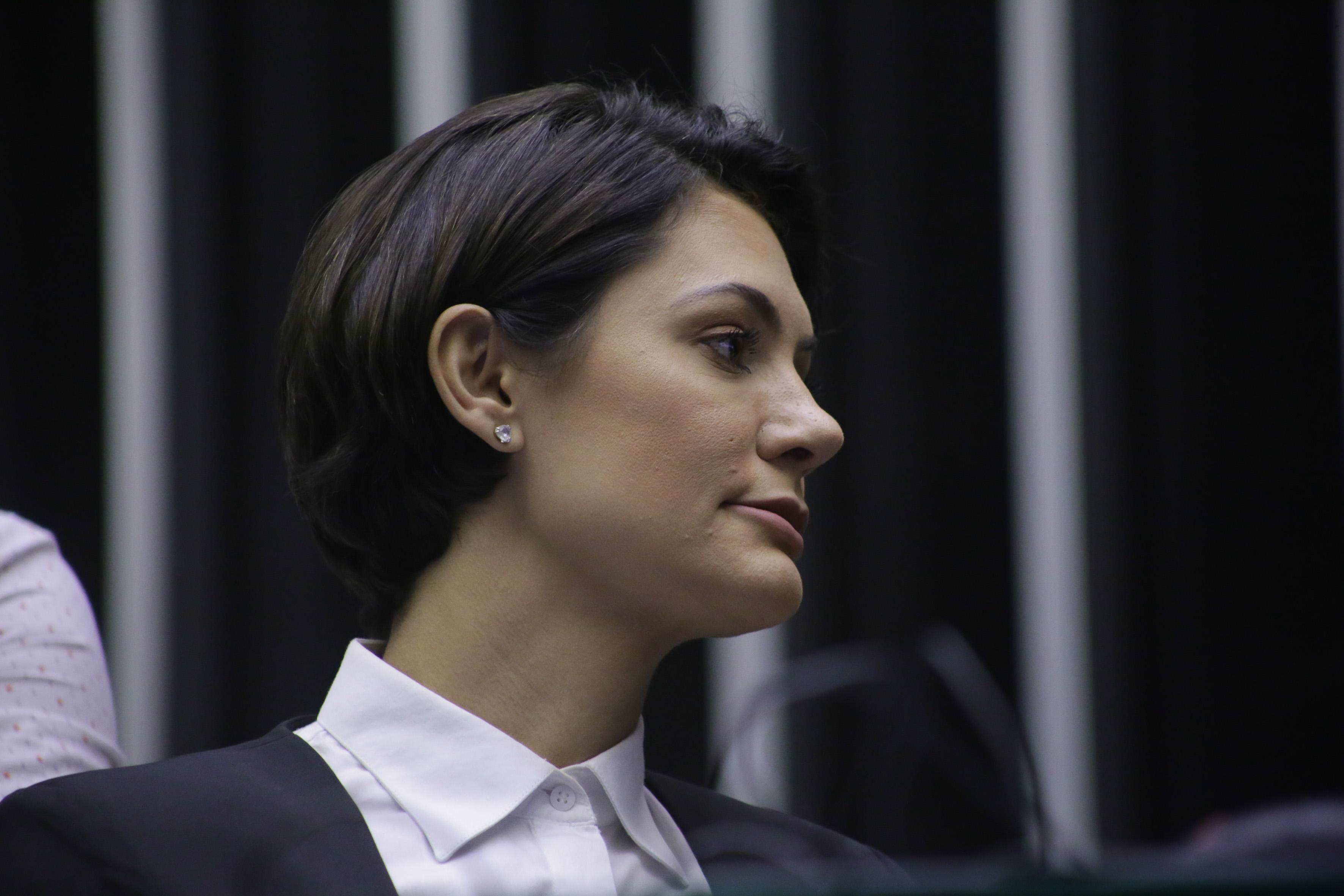 Michelle Bolsonaro contratou Daniel Bialski para represent&aacute;-la na investiga&ccedil;&atilde;o das joias