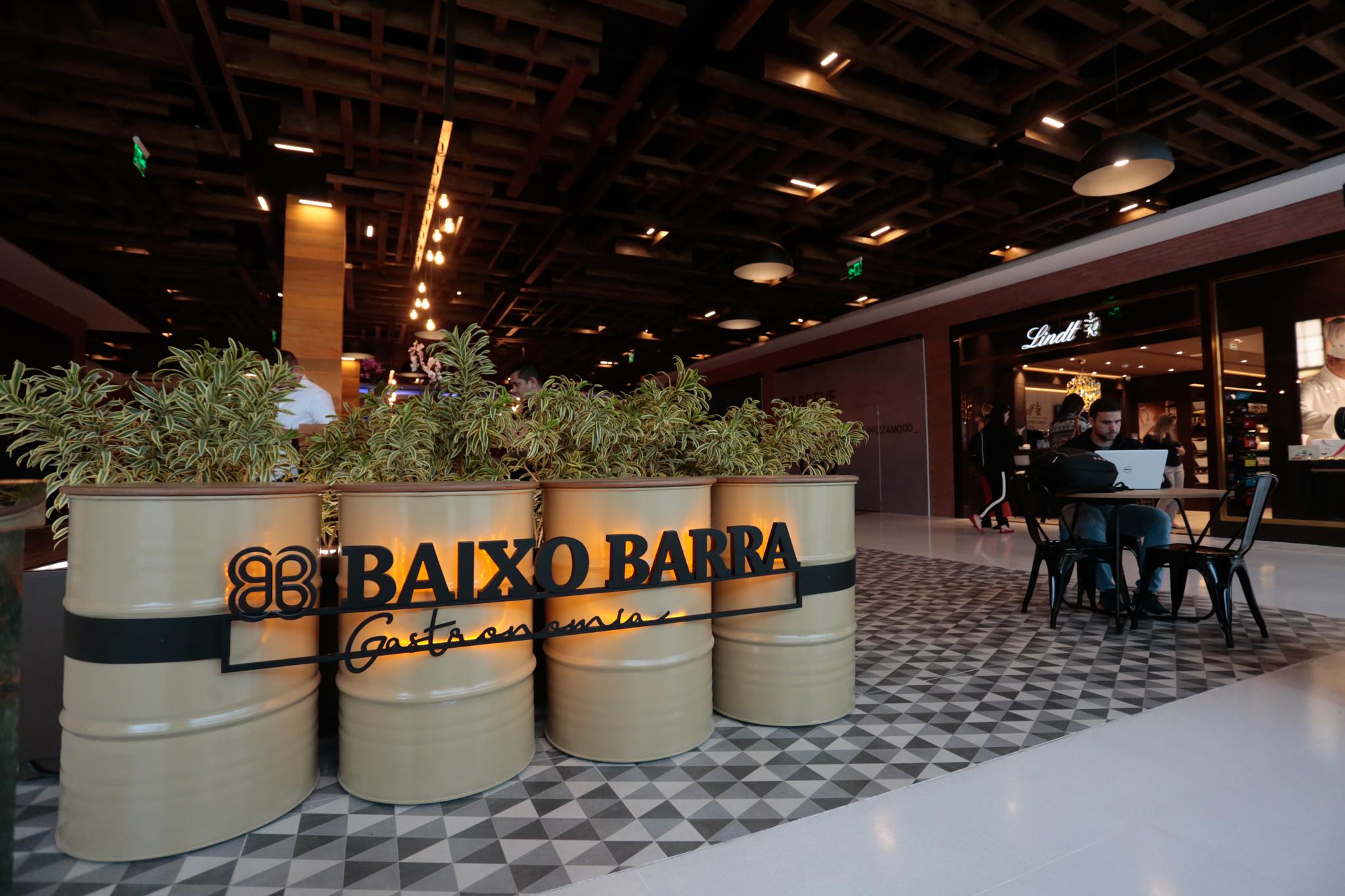 Food hall Baixo Barra conta com 11 op&ccedil;&otilde;es gastron&ocirc;micas