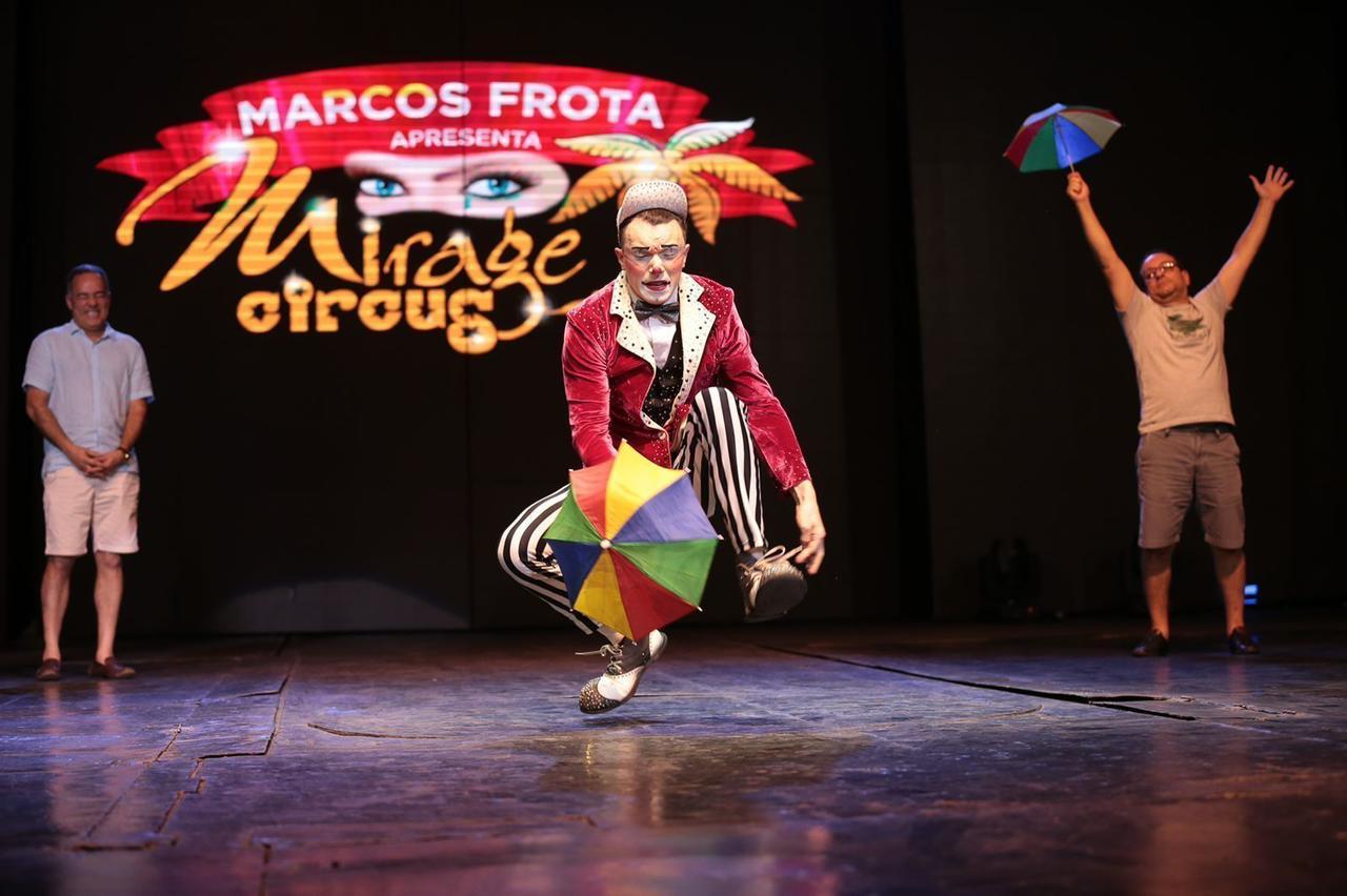 Circo traz clown, dan&ccedil;a, ilusionismo, acrobacias, entre outras atra&ccedil;&otilde;es