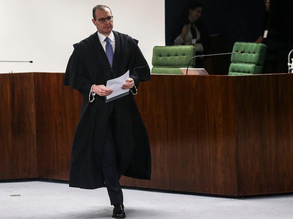 Zanin deve ser o indicado de Lula ao STF 